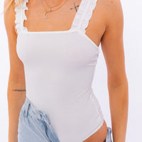 RUFFLE RIBBED BODYSUIT