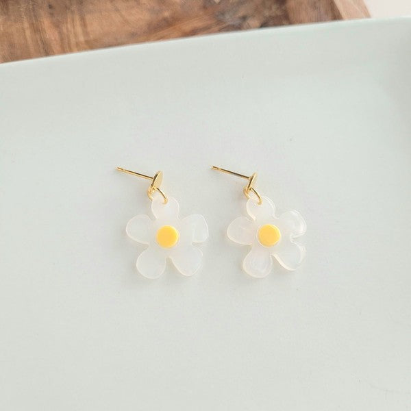 Dainty Daisy Earrings